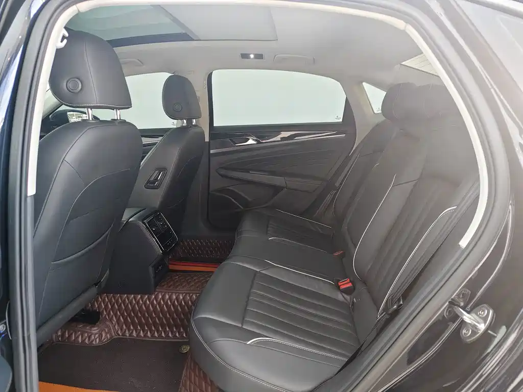 Volkswagen Passat — фото 9