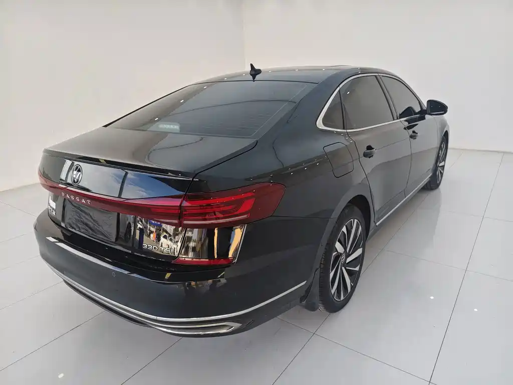 Volkswagen Passat — фото 10