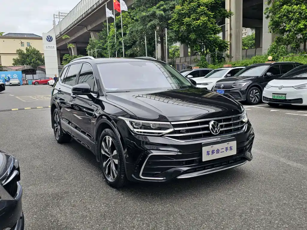 Volkswagen Tiguan L — фото 3