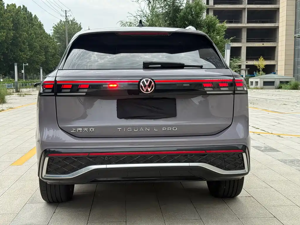 Volkswagen Tiguan L — фото 15