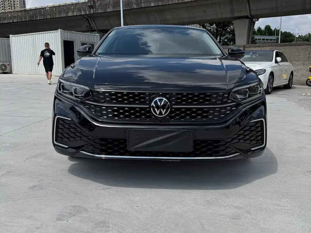 Volkswagen Passat — фото 2