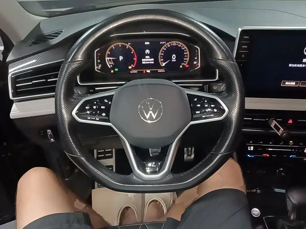 Volkswagen Tiguan L — фото 11