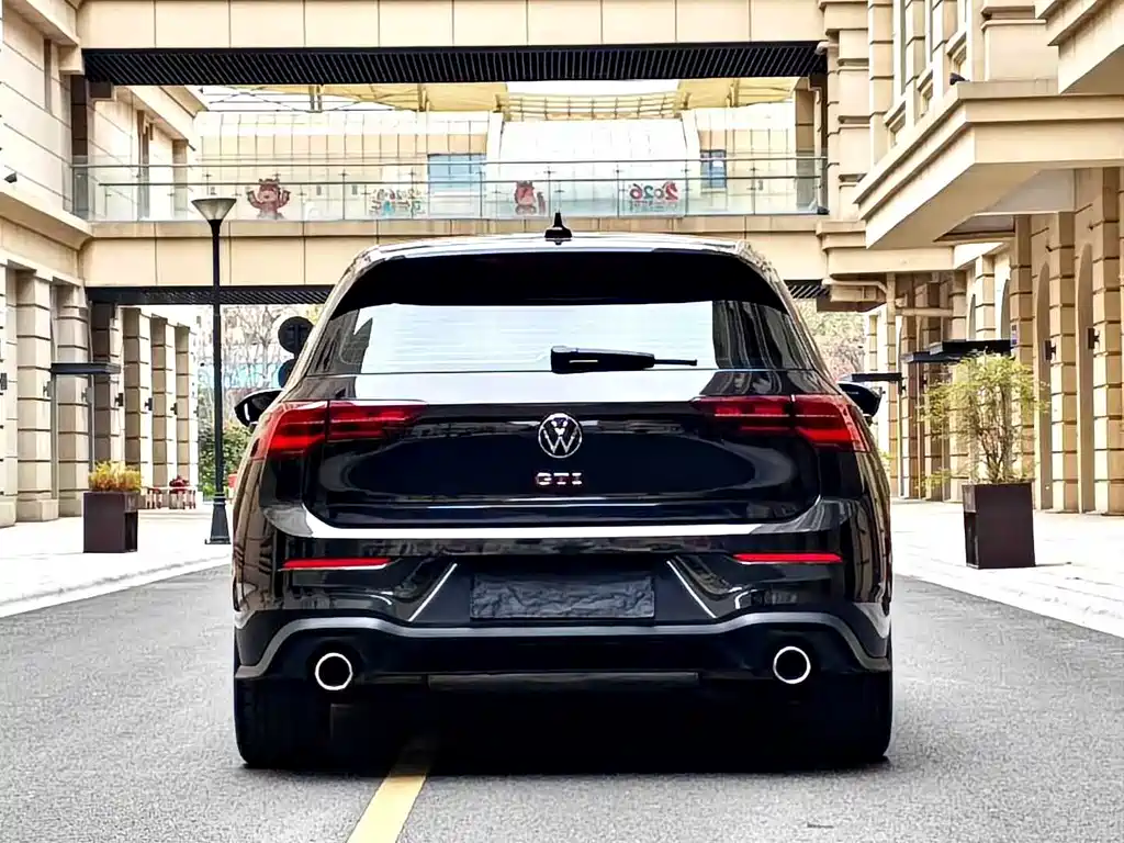 Volkswagen Golf GTI — фото 9
