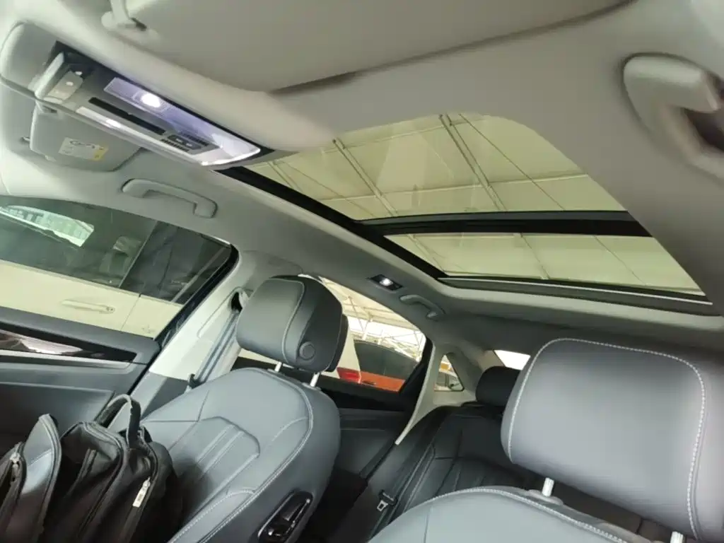 Volkswagen Passat — фото 18