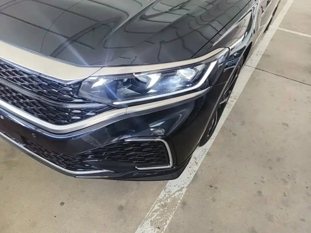 Volkswagen Passat — фото 24