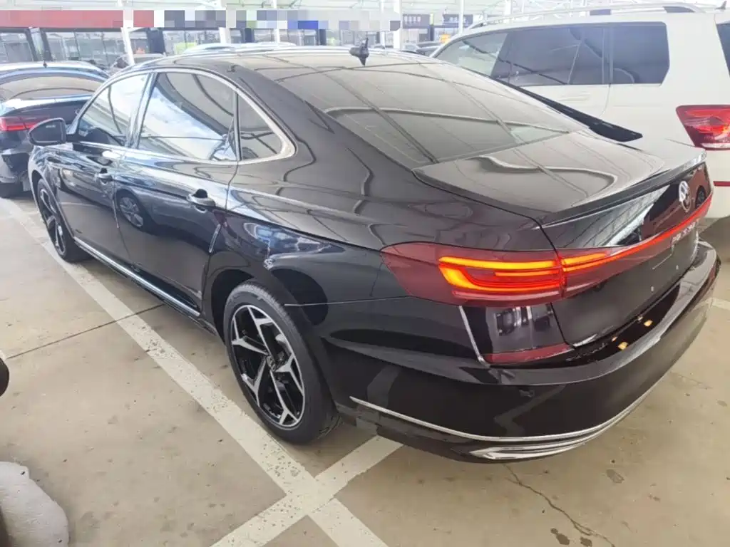 Volkswagen Passat — фото 5