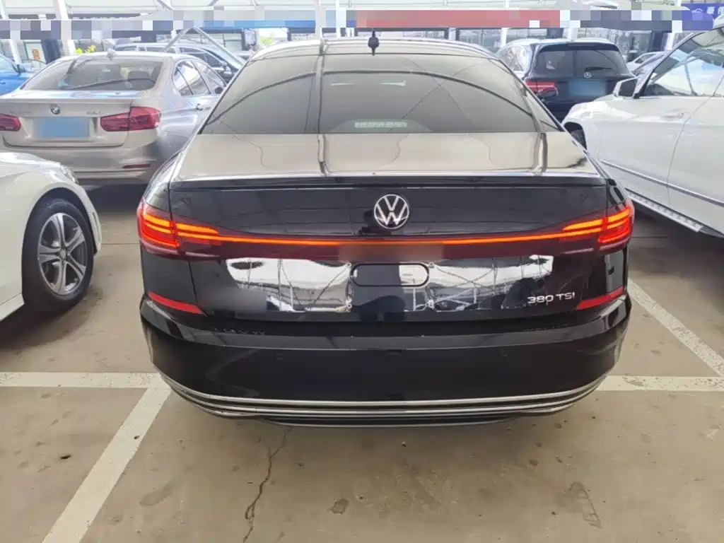 Volkswagen Passat — фото 6