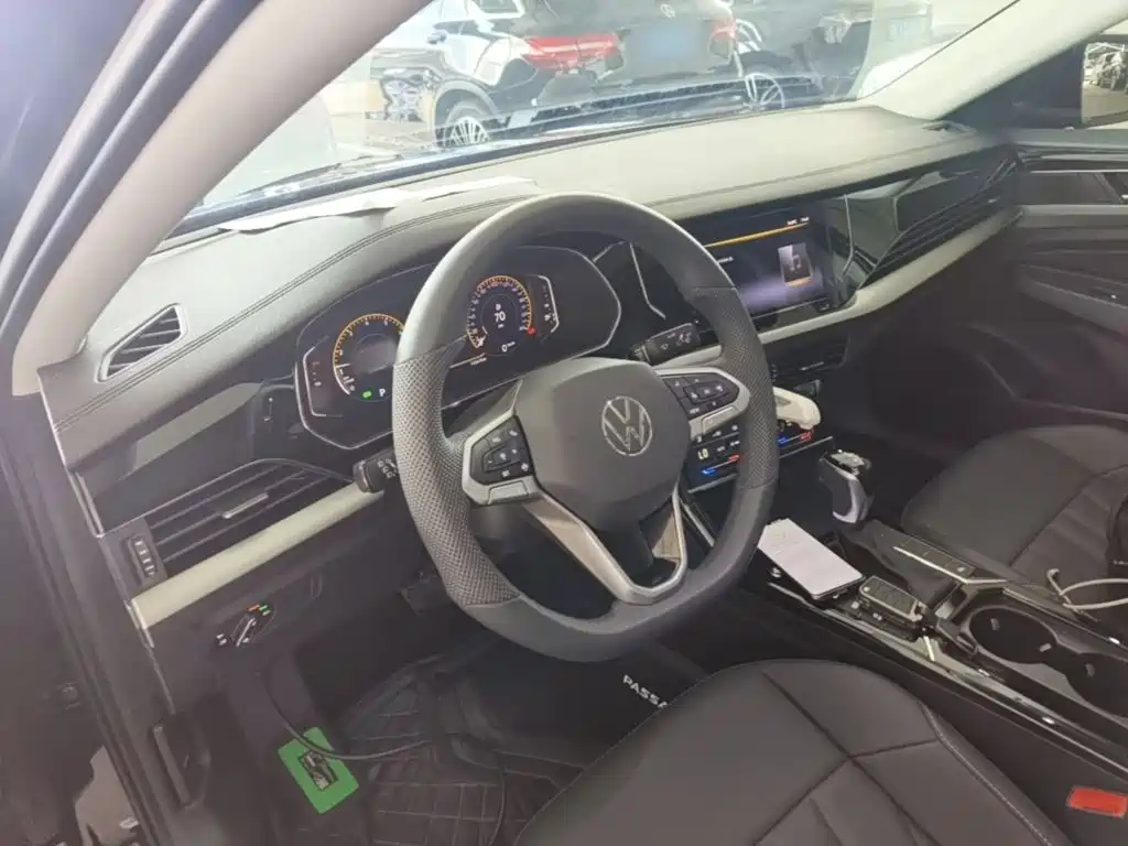 Volkswagen Passat — фото 10