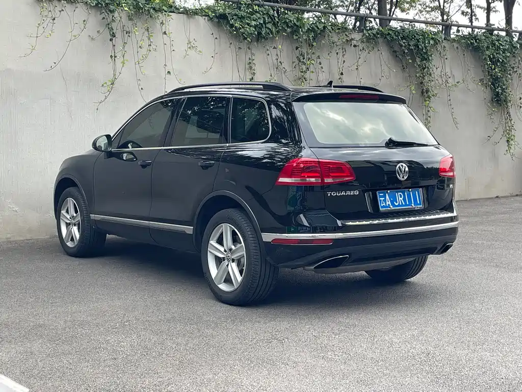Volkswagen Touareg — фото 4