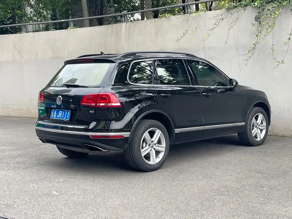 Volkswagen Touareg — фото 6