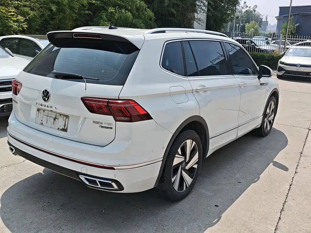 Volkswagen Tiguan L — фото 3