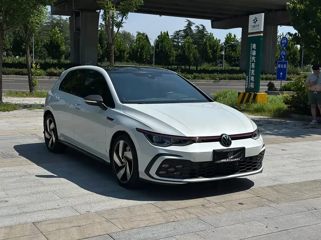 Volkswagen Golf GTI — фото 3