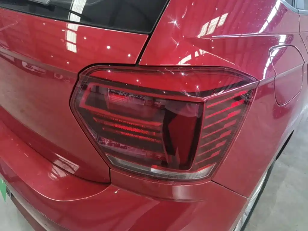 Volkswagen Polo — фото 8