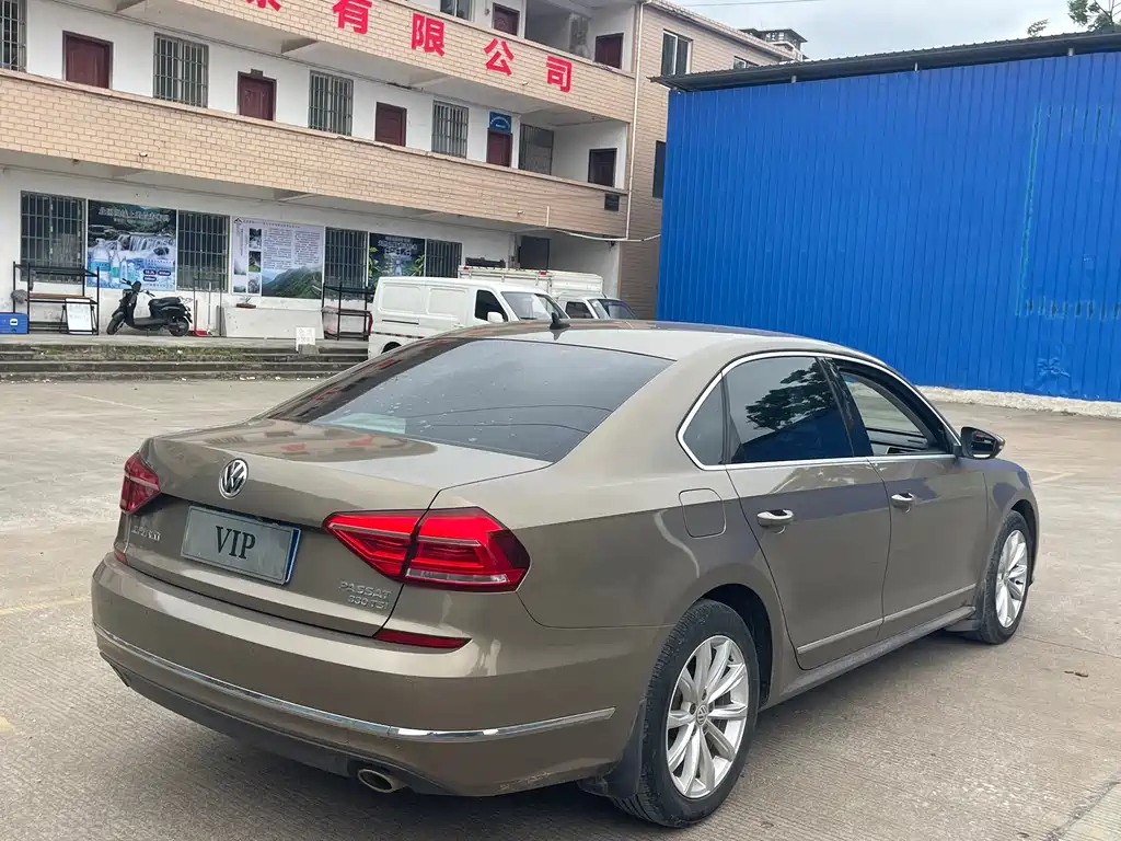 Volkswagen Passat — фото 5