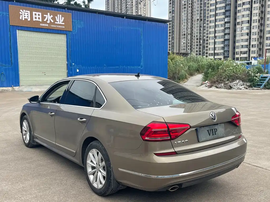 Volkswagen Passat — фото 7