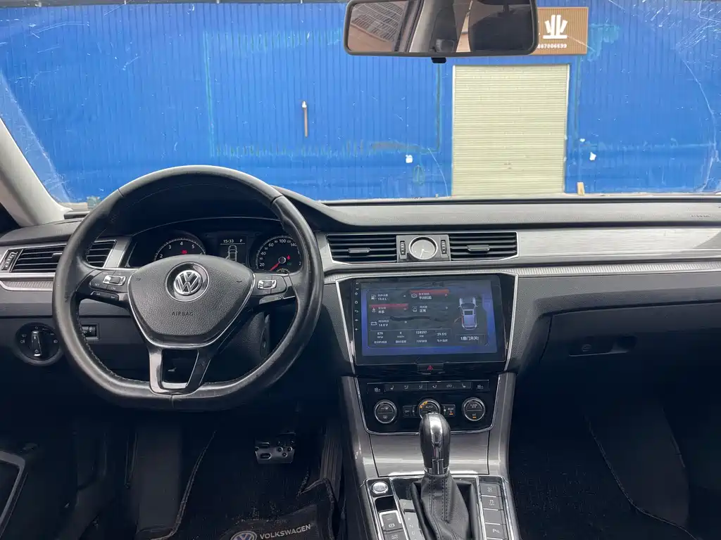 Volkswagen Passat — фото 8