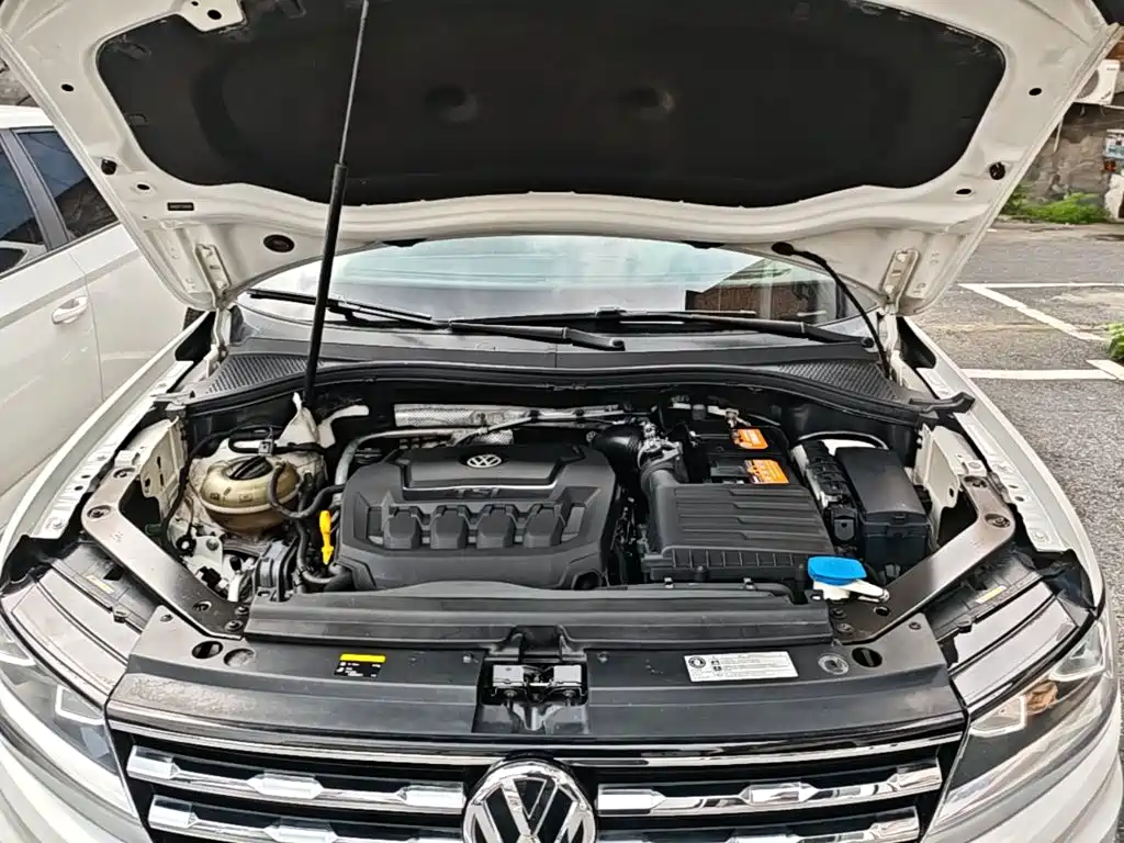 Volkswagen Tiguan L — фото 20