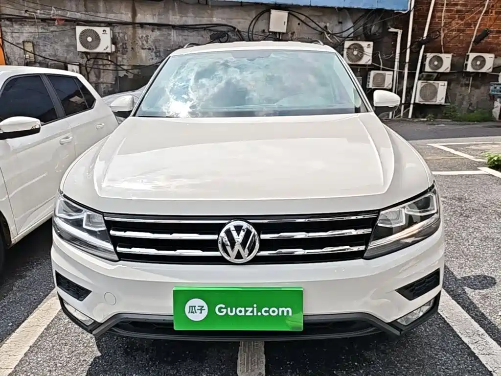 Volkswagen Tiguan L — фото 3