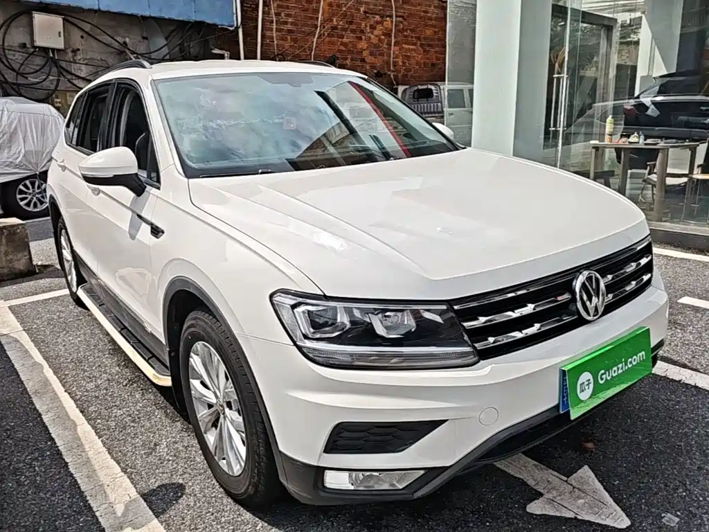 Volkswagen Tiguan L — фото 4