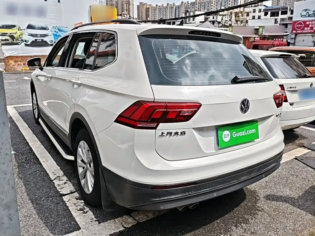 Volkswagen Tiguan L — фото 5