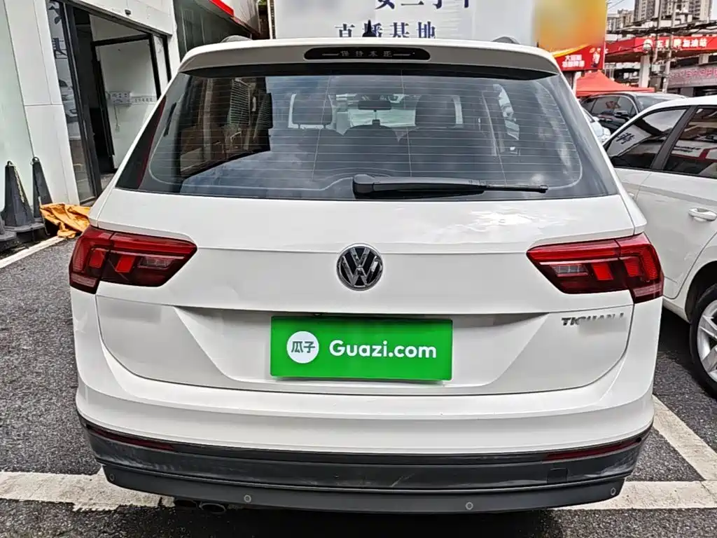 Volkswagen Tiguan L — фото 6