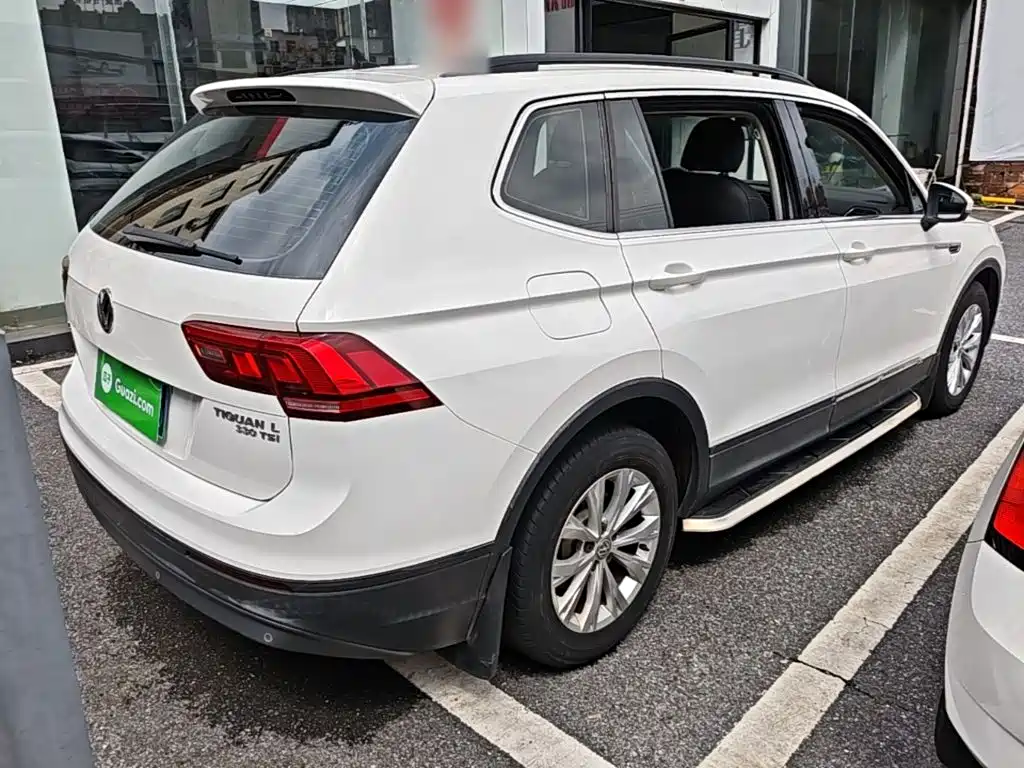 Volkswagen Tiguan L — фото 7