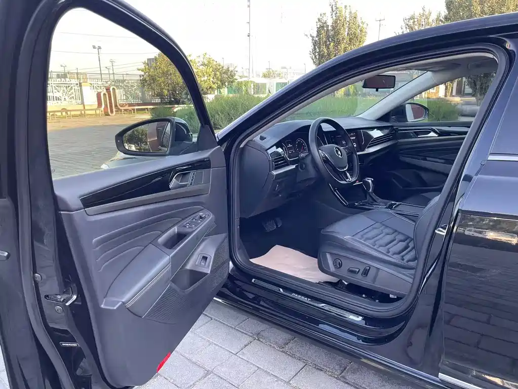 Volkswagen Passat — фото 11