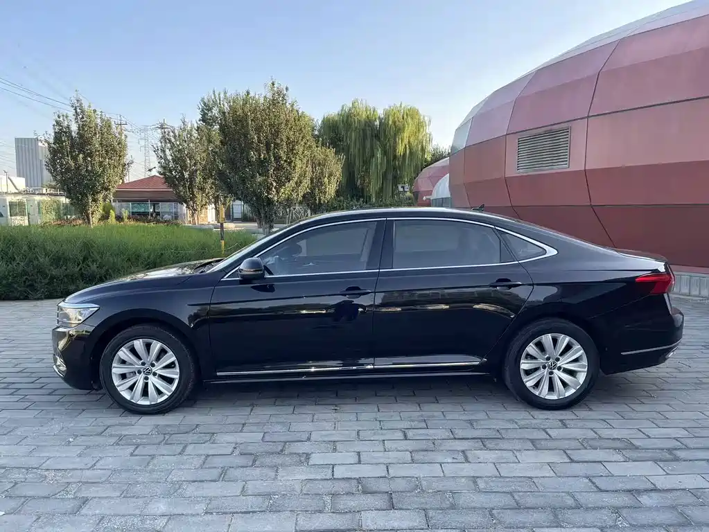 Volkswagen Passat — фото 3