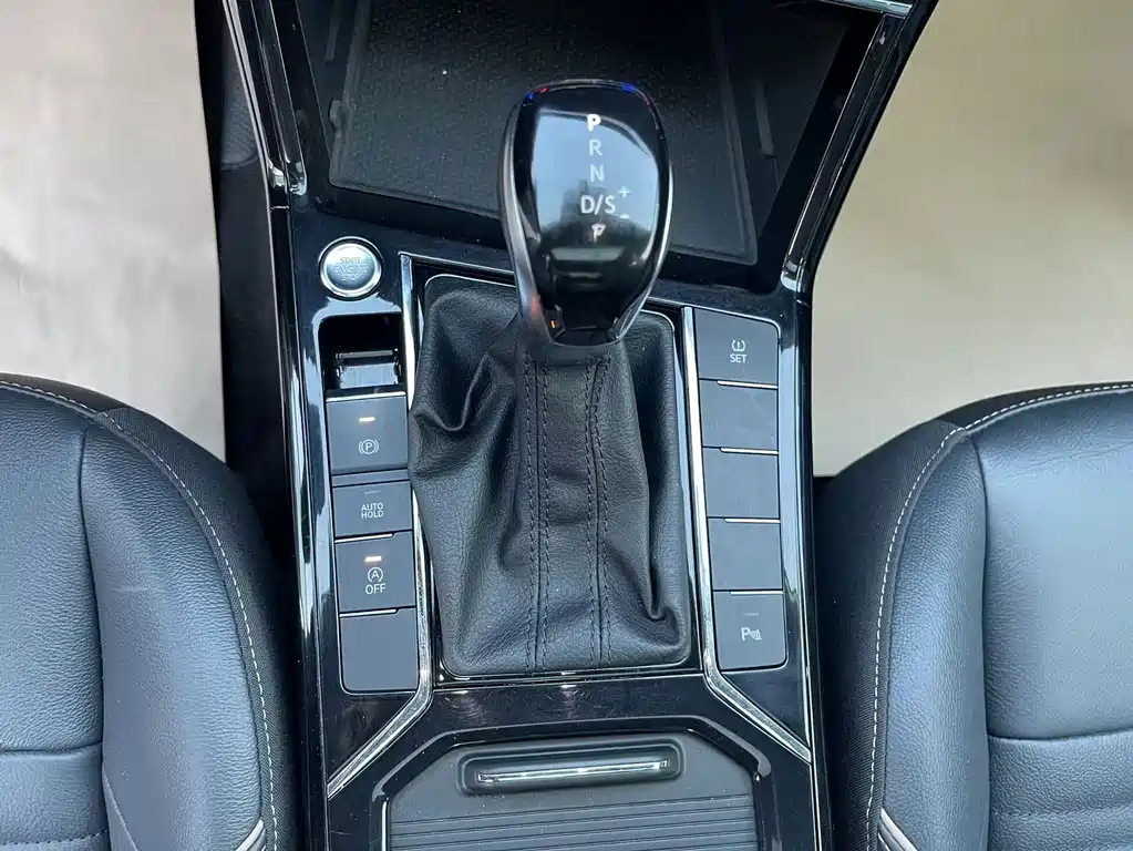 Volkswagen Passat — фото 22