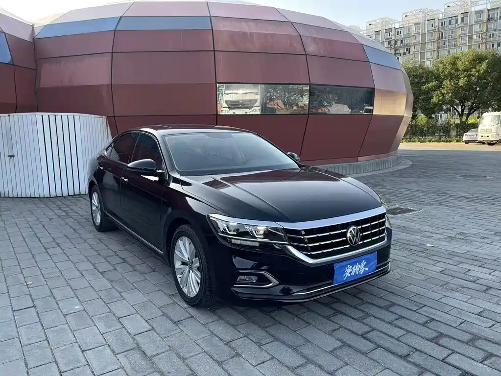 Volkswagen Passat — фото 4