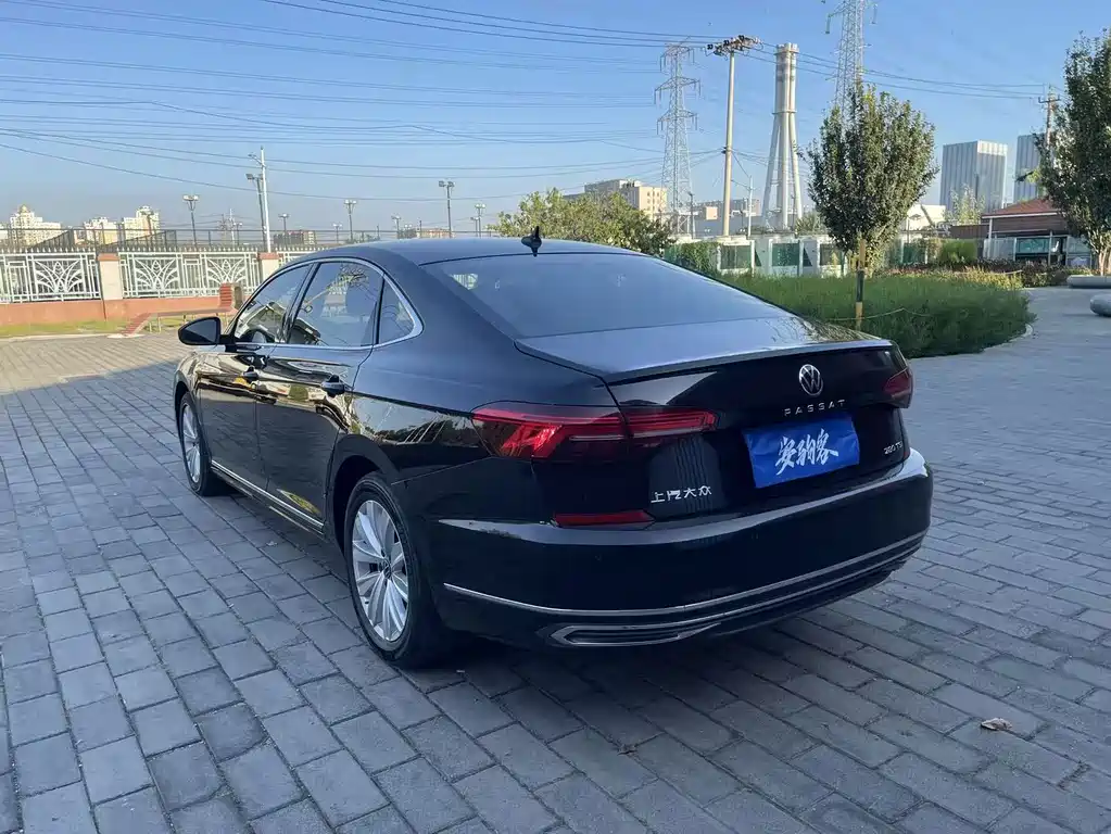 Volkswagen Passat — фото 6