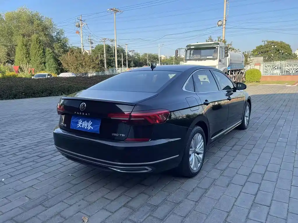 Volkswagen Passat — фото 8