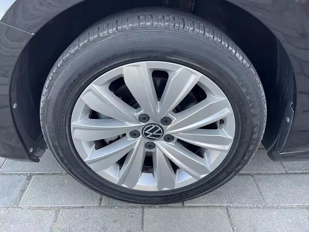 Volkswagen Passat — фото 10