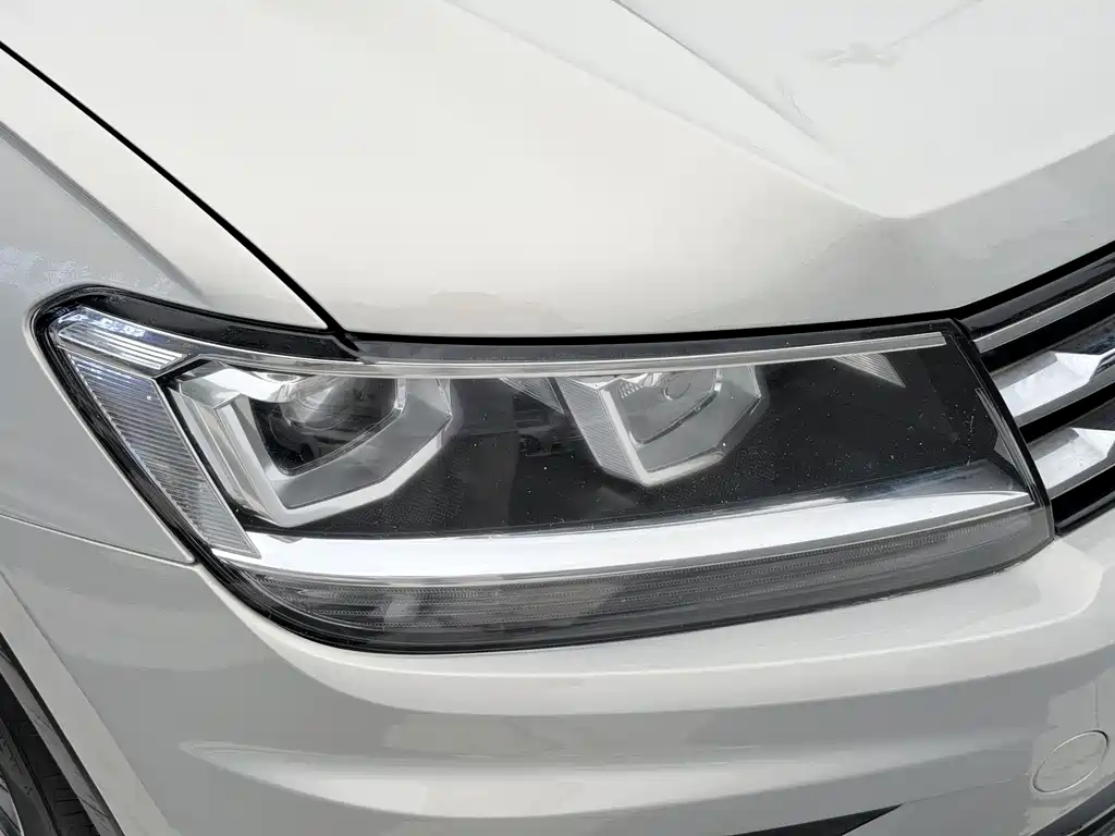 Volkswagen Tiguan L — фото 14