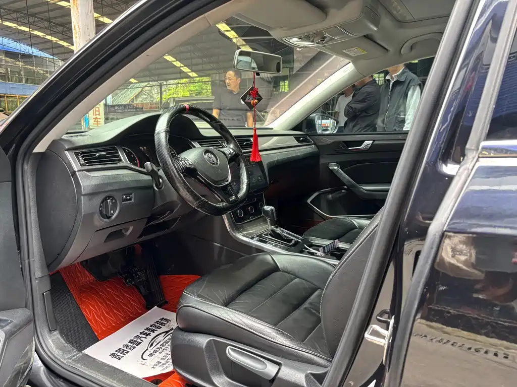 Volkswagen Passat — фото 7
