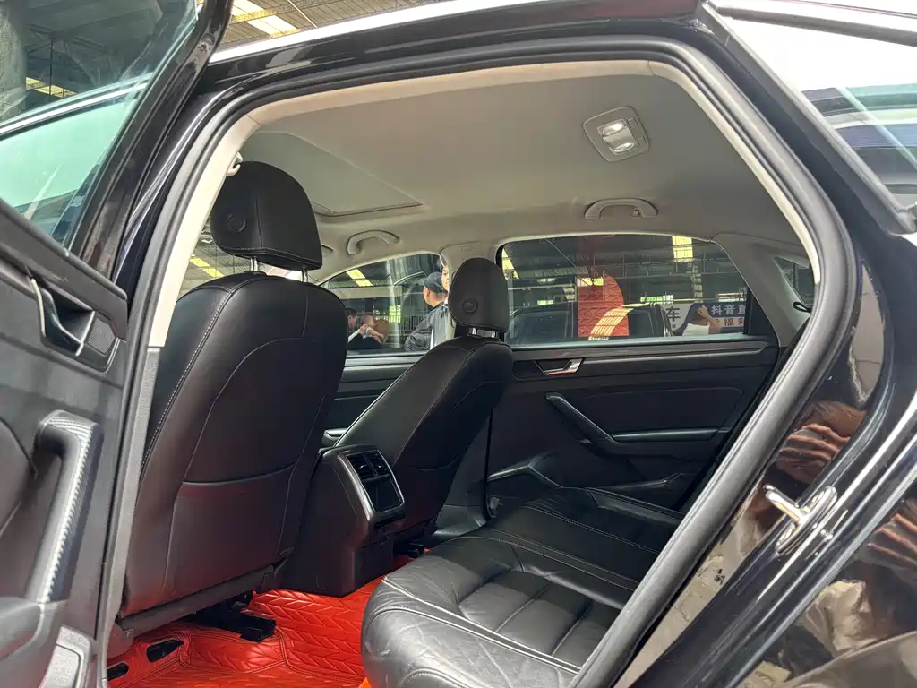 Volkswagen Passat — фото 8