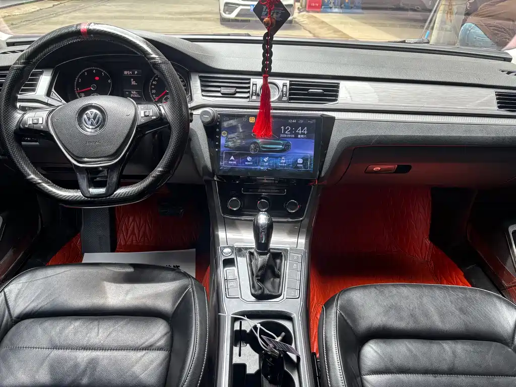 Volkswagen Passat — фото 9