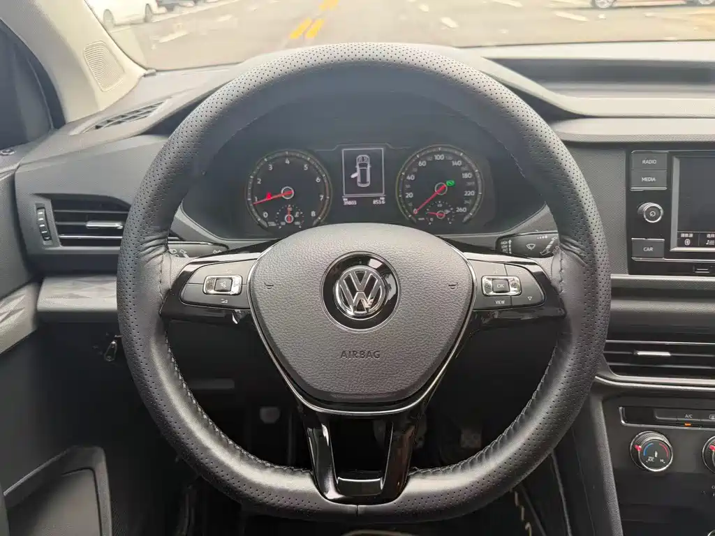 Volkswagen Tharu — фото 7