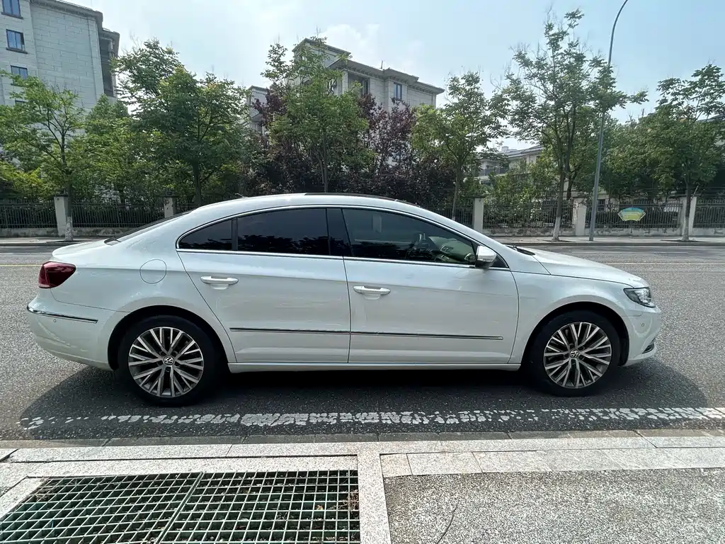 Volkswagen CC — фото 10