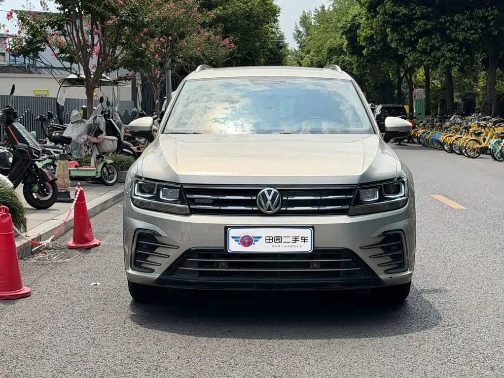 Volkswagen Tiguan L PHEV — фото 2