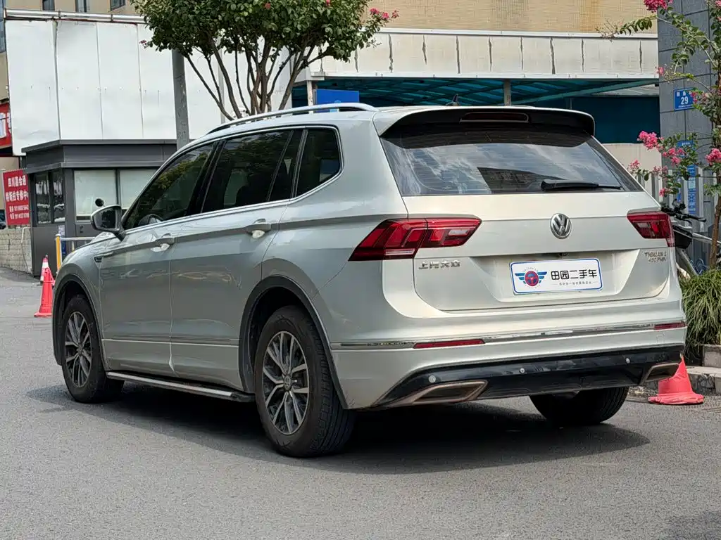 Volkswagen Tiguan L PHEV — фото 4