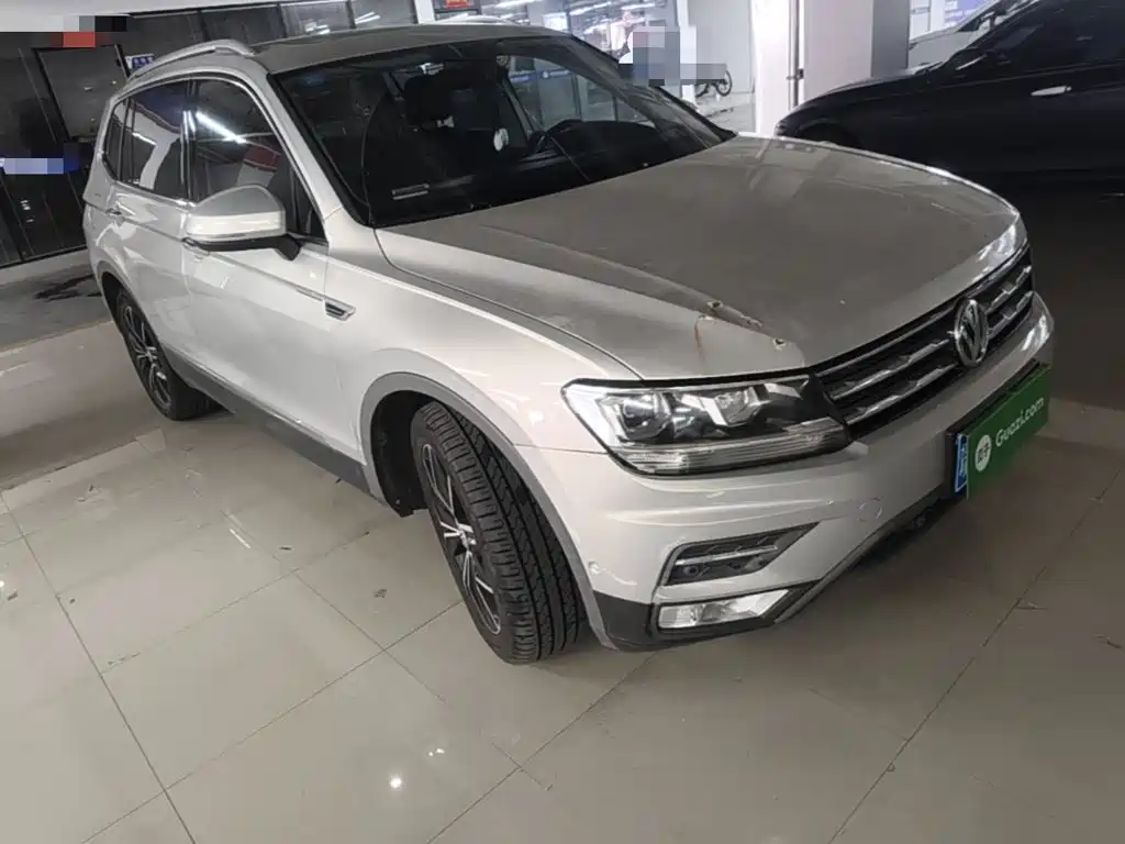 Volkswagen Tiguan L — фото 4