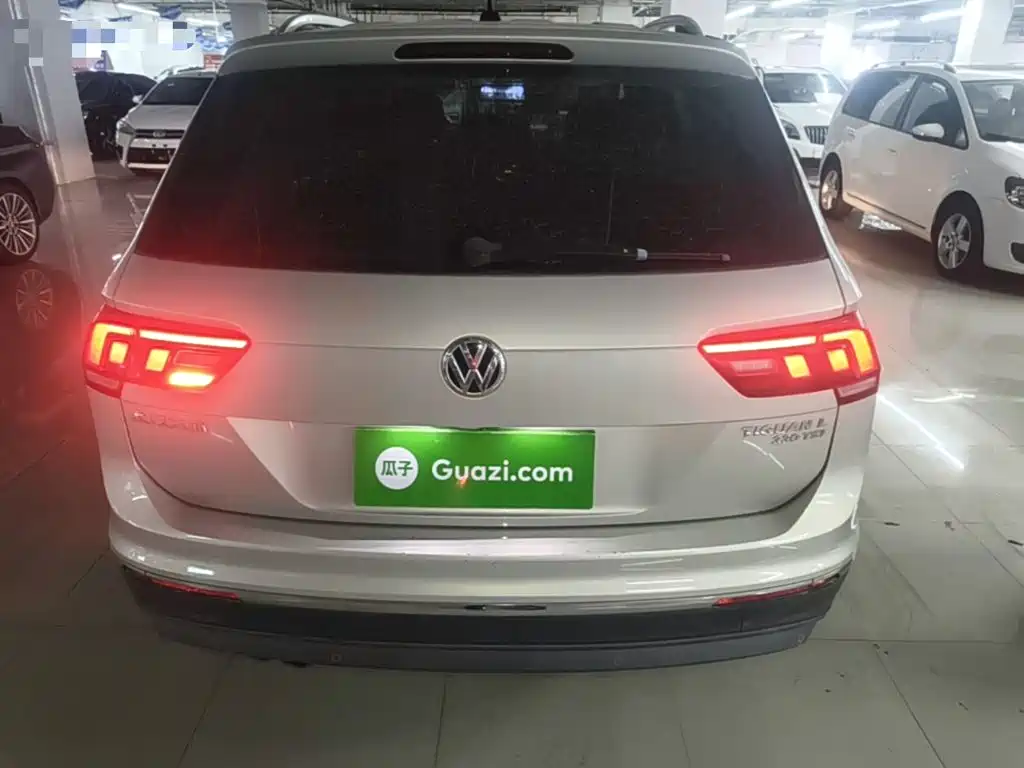 Volkswagen Tiguan L — фото 6