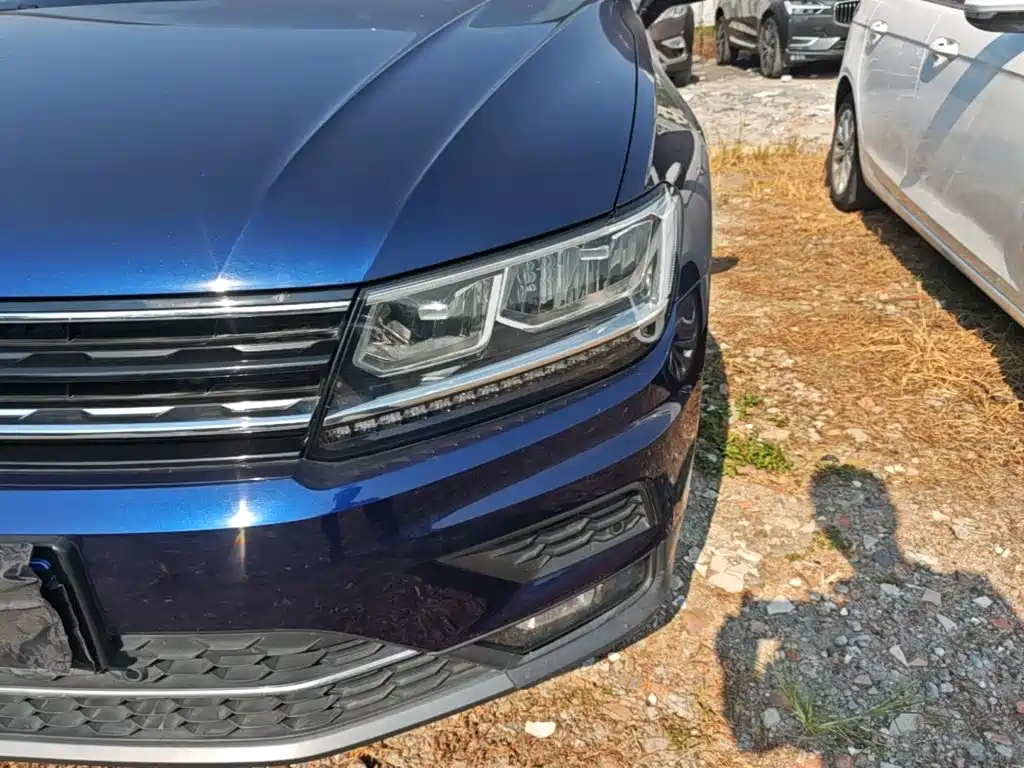 Volkswagen Tiguan — фото 24