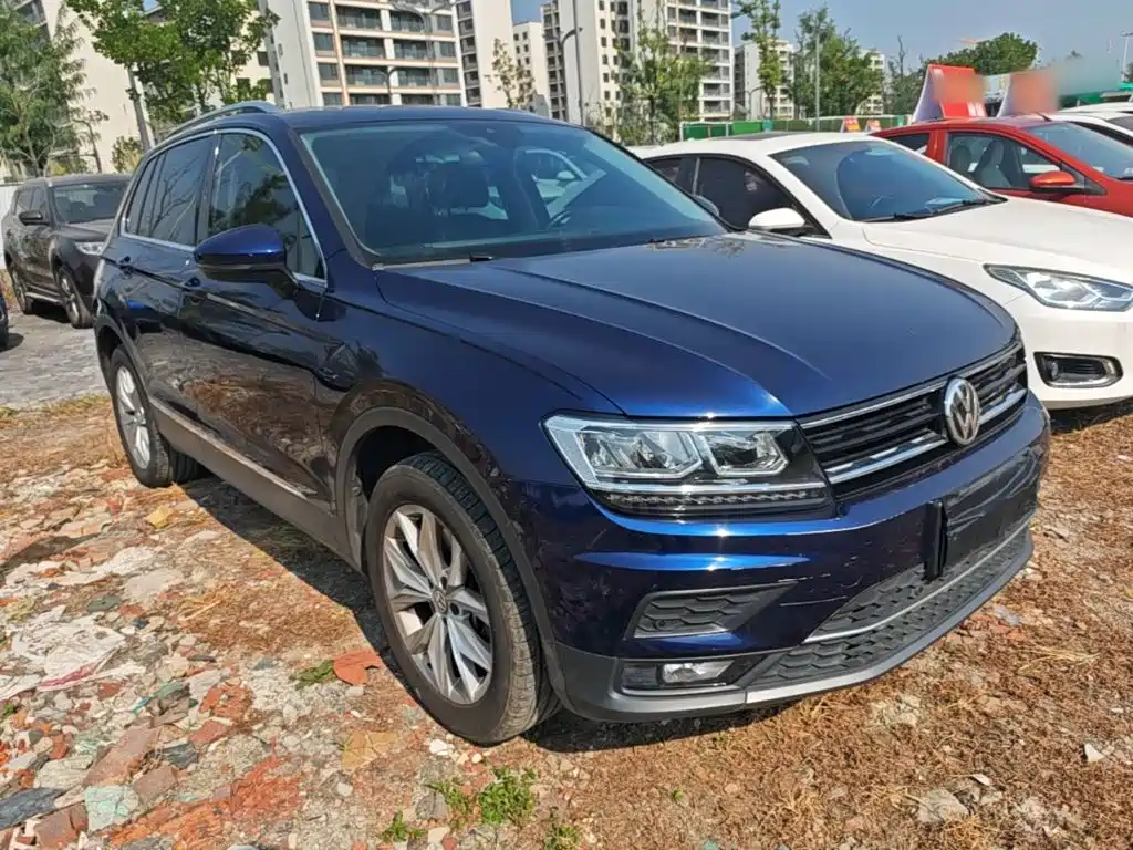 Volkswagen Tiguan — фото 4