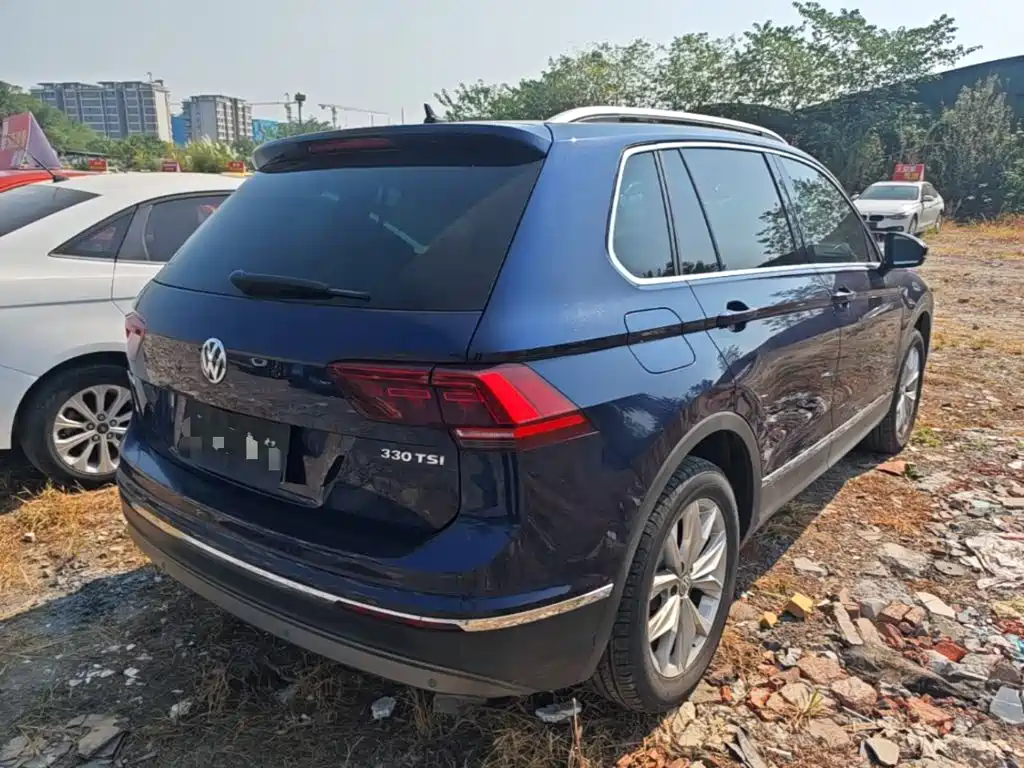 Volkswagen Tiguan — фото 7