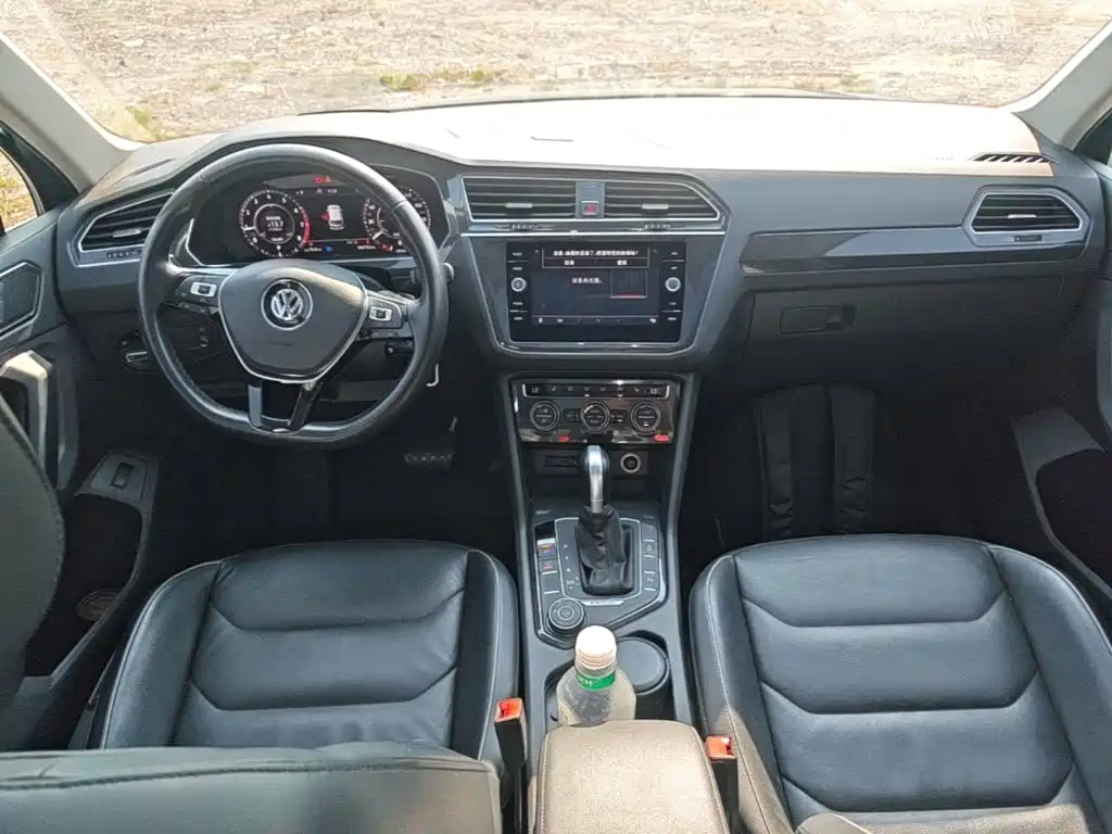 Volkswagen Tiguan — фото 10