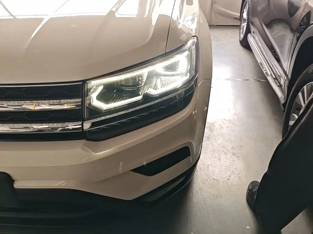 Volkswagen Tharu — фото 24