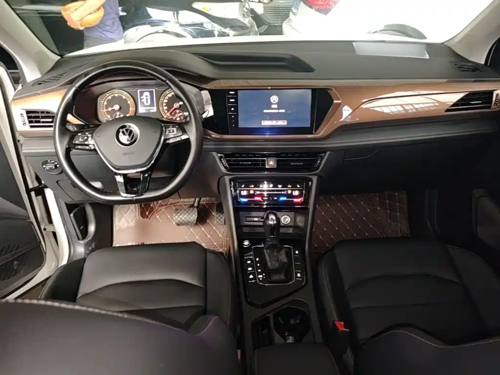 Volkswagen Tharu — фото 10