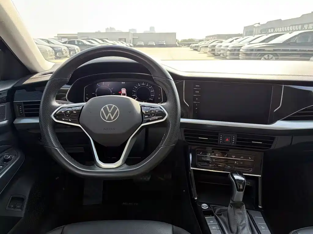 Volkswagen Passat PHEV — фото 11